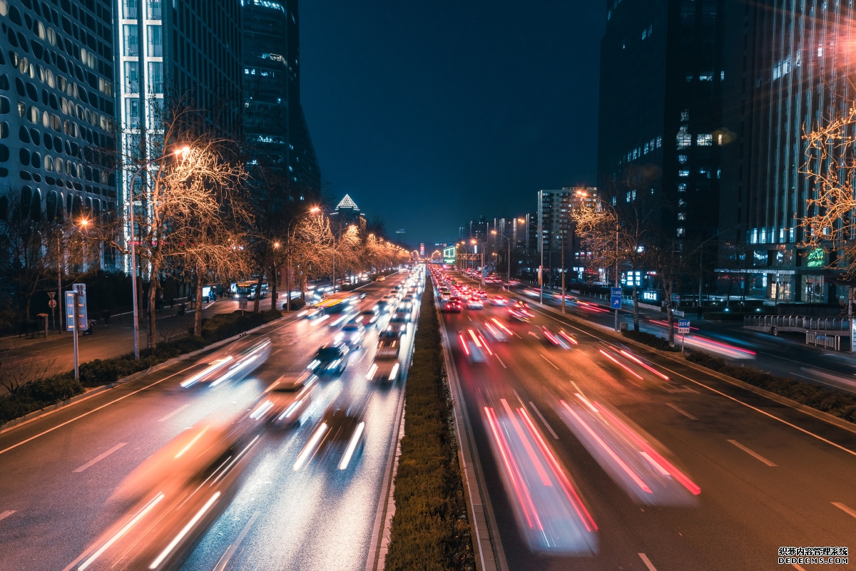 T17数智中心写字楼位置—交通便利—环境—生态绿地